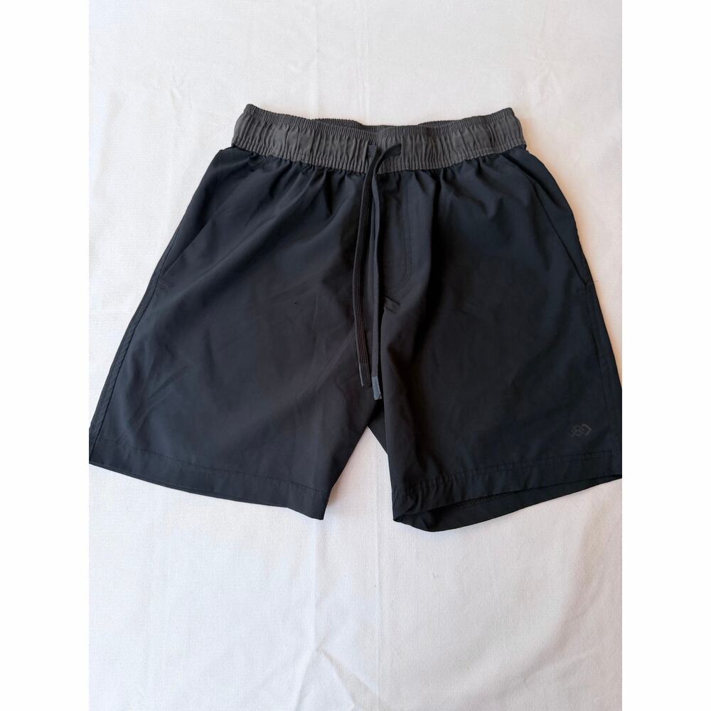 Men’s shorts size small